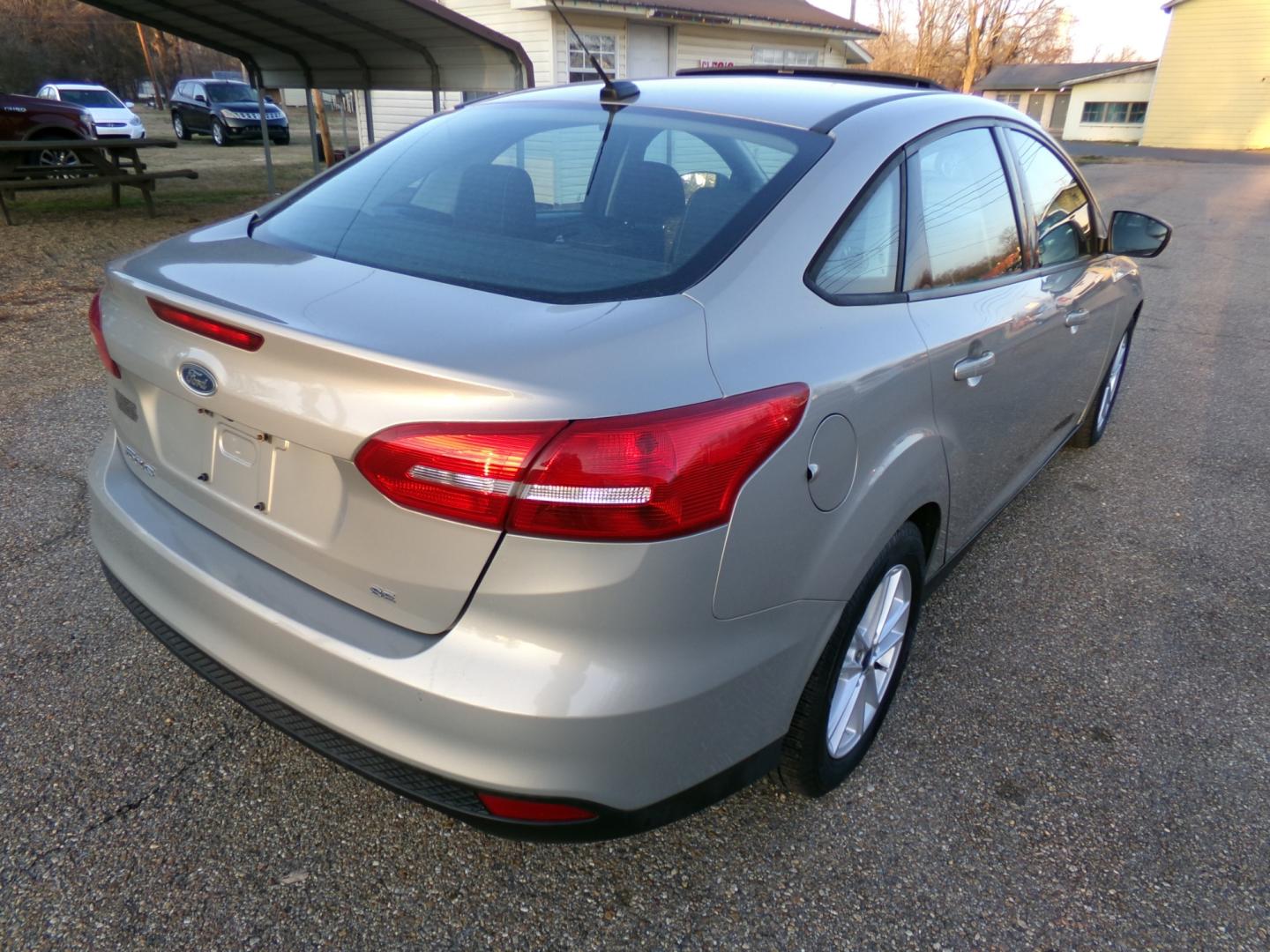 2015 Tectonic Silver Metallic /Black Ford Focus (1FADP3F23FL) , located at 401 First NE, Bearden, AR, 71720, (870) 687-3414, 33.726528, -92.611519 - Photo#20